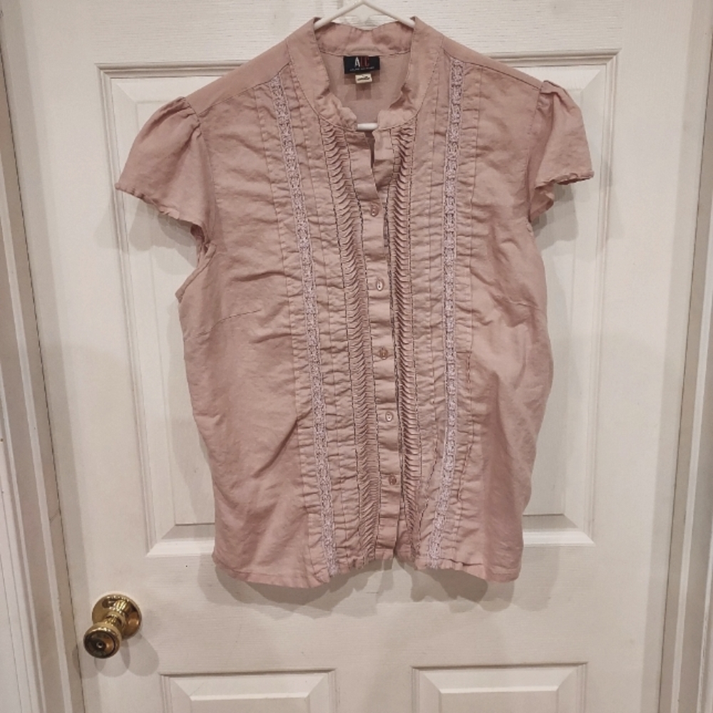 ALC Intricately designed top Size L